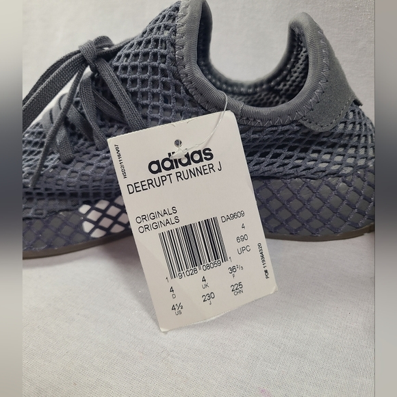 Adidas Deerupt runner- New with tags- Size 4.5 youth - Picture 3 of 7